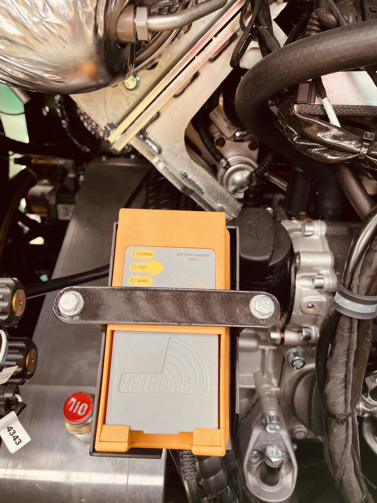 Wicki Forst Raupe – Motordetail