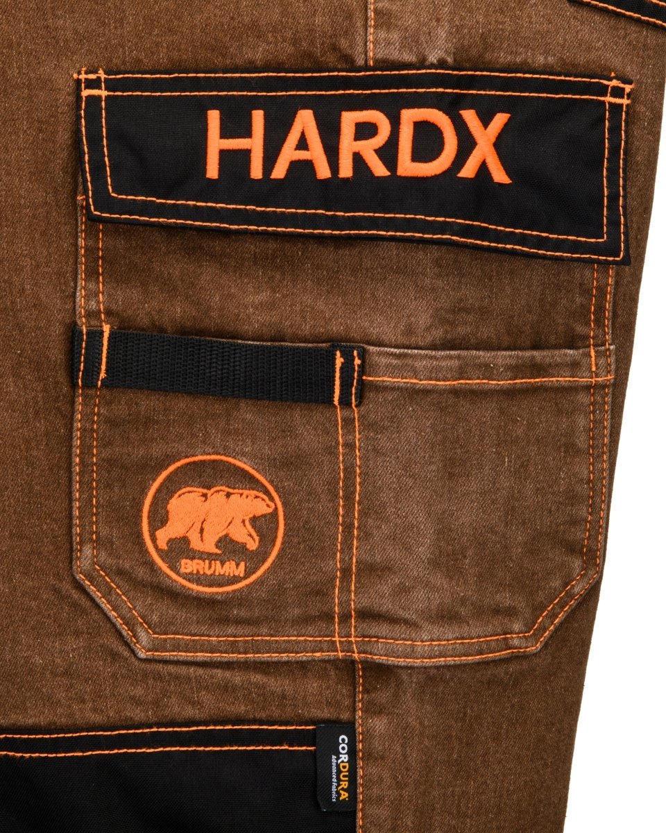 LIEFERBAR AB ENDE DEZEMBER 2026 BRUMM Hardx H6100 – Robustes Workwear-Denim für höchste Ansprüche - Wicki Forst AG