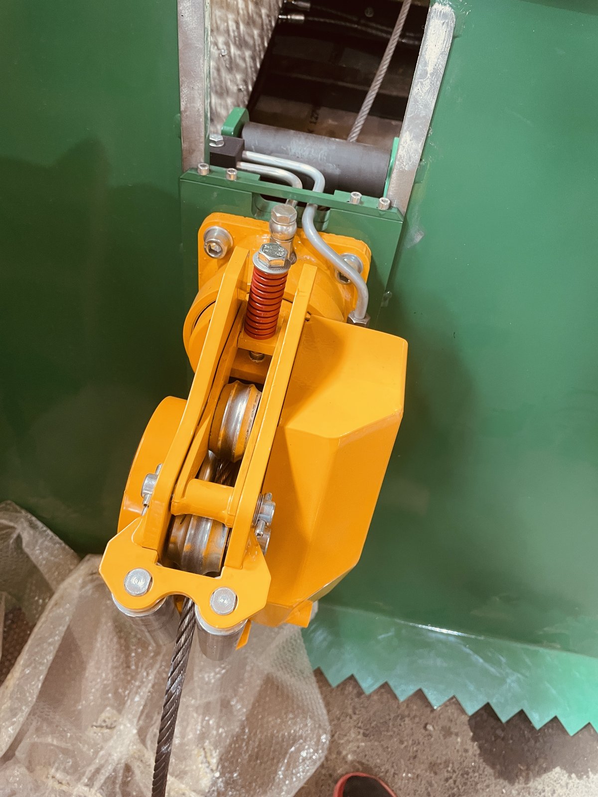 Seilrolle des hydraulischen Ausspulers mit eingelegtem Seil