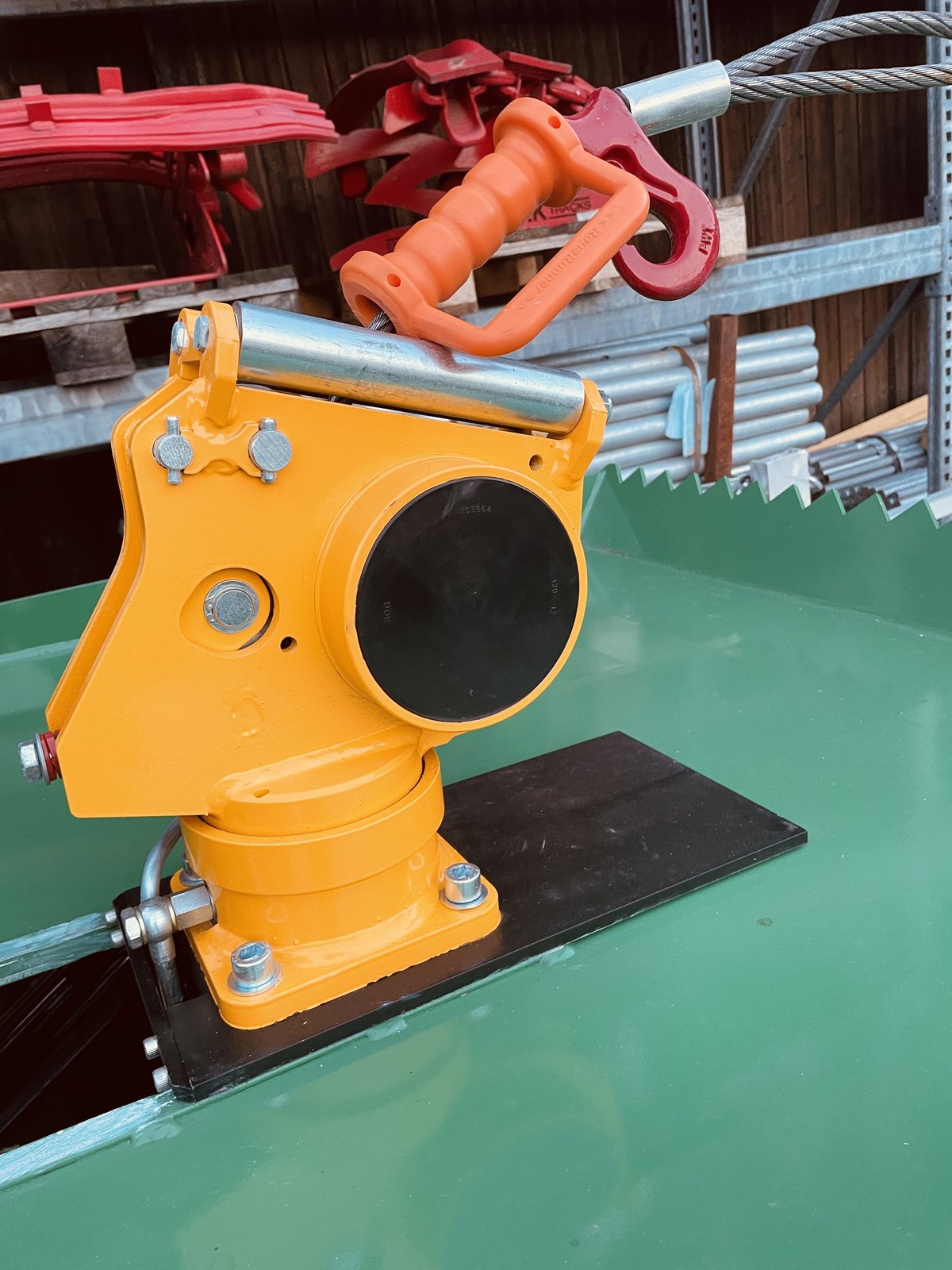 Seilumlenkung des hydraulischen Ausspulers an der Wicki Forst Raupe